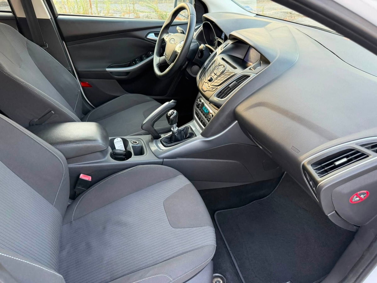 Ford Focus Station Wagon 1.6 TDCi 115 CV SW (11)