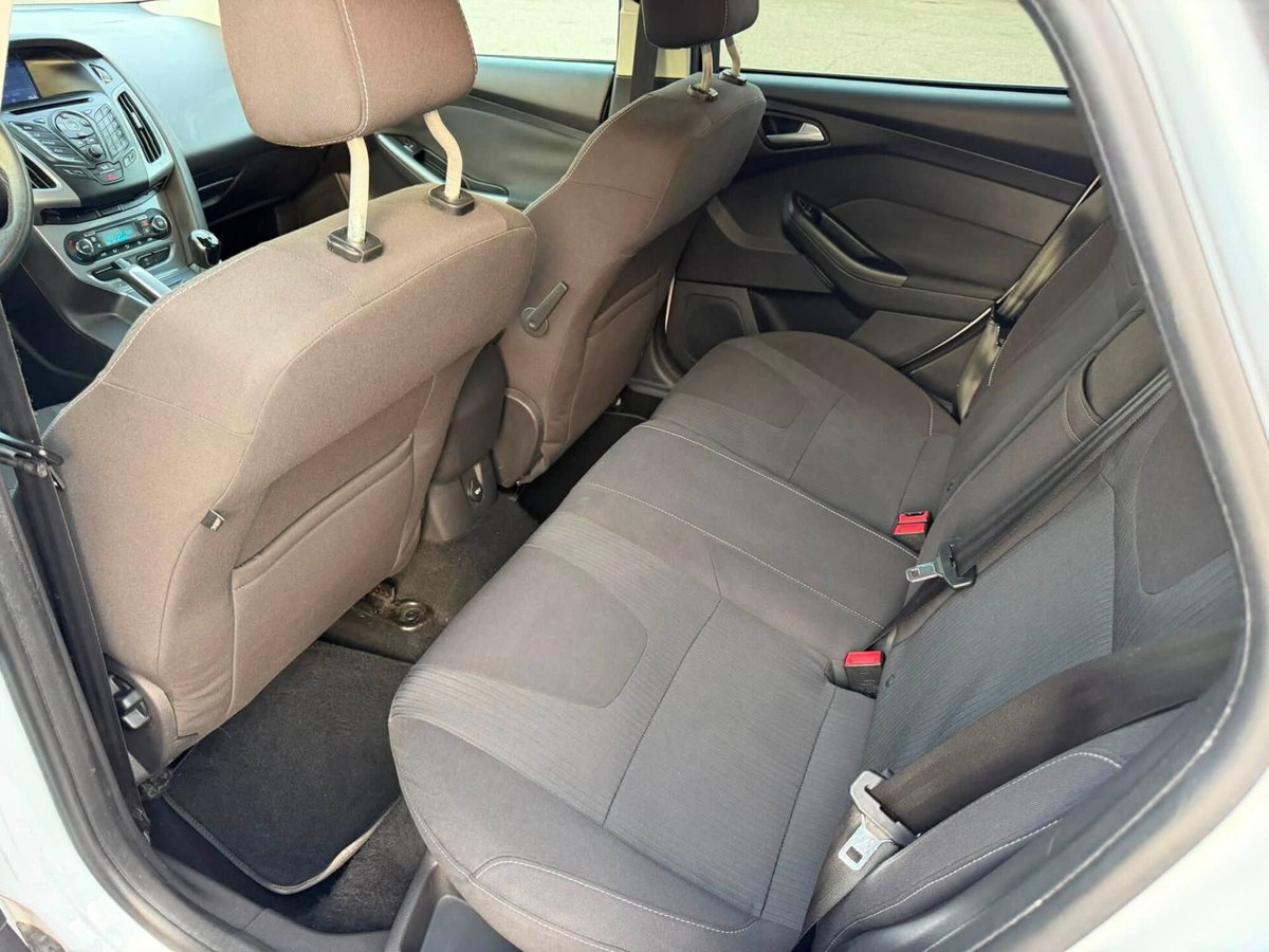 Ford Focus Station Wagon 1.6 TDCi 115 CV SW (13)