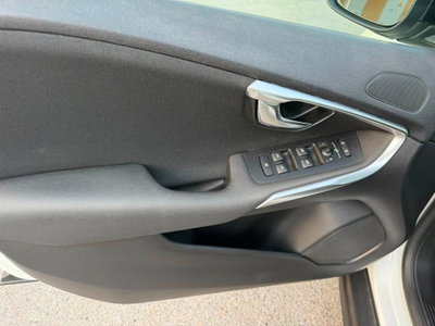 Volvo V40 Cross Country D2 Geartronic Business Plus (13)
