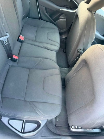 Volvo V40 Cross Country D2 Geartronic Business Plus (14)