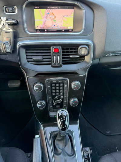 Volvo V40 Cross Country D2 Geartronic Business Plus (15)