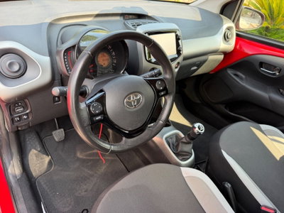 Toyota Aygo 1.0 VVT-i 69 CV 5 porte x-pure (13)