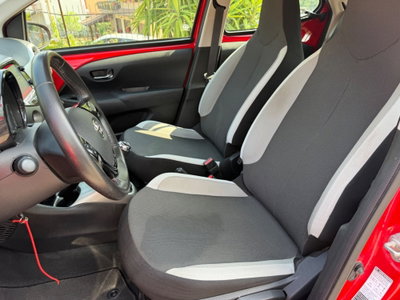 Toyota Aygo 1.0 VVT-i 69 CV 5 porte x-pure (14)