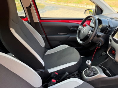 Toyota Aygo 1.0 VVT-i 69 CV 5 porte x-pure (19)