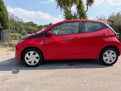 Toyota Aygo 1.0 VVT-i 69 CV 5 porte x-pure (3)