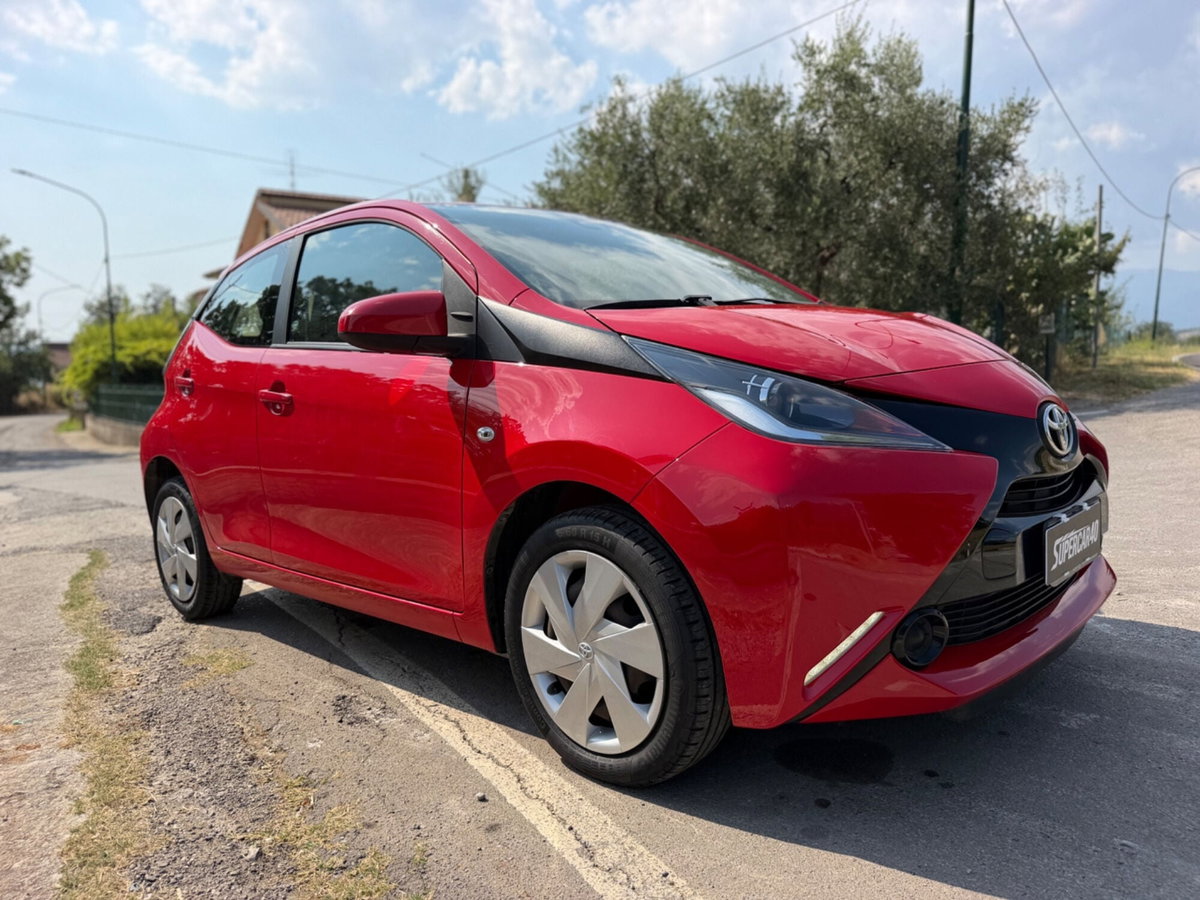 Toyota Aygo 1.0 VVT-i 69 CV 5 porte x-pure (6)