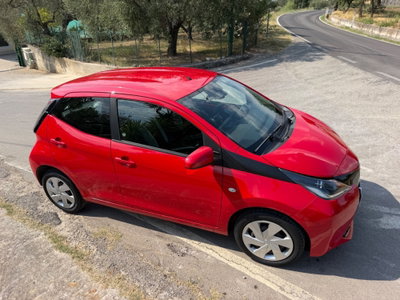 Toyota Aygo 1.0 VVT-i 69 CV 5 porte x-pure (8)