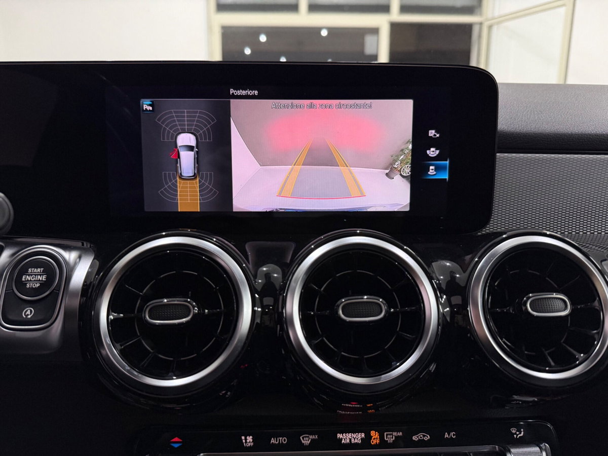 Mercedes-Benz GLB 180 d Automatic Sport (19)