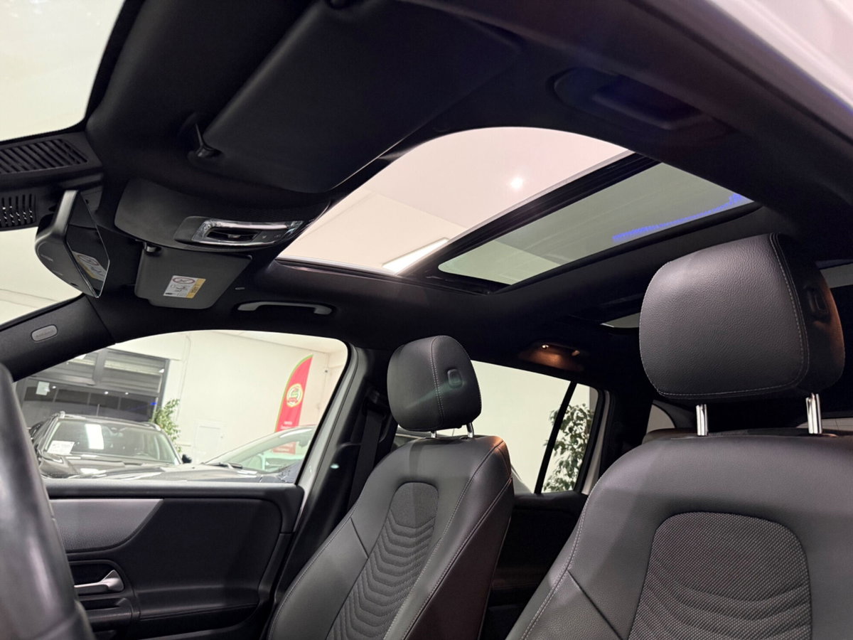 Mercedes-Benz GLB 180 d Automatic Sport (20)