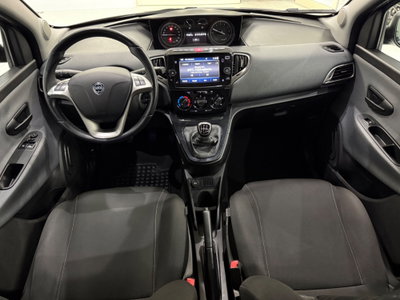 Lancia Ypsilon 1.0 FireFly 5 porte S&S Hybrid Ecochic Gold (13)