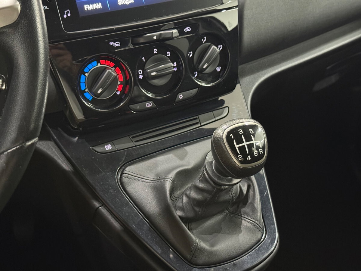 Lancia Ypsilon 1.0 FireFly 5 porte S&S Hybrid Ecochic Gold (16)