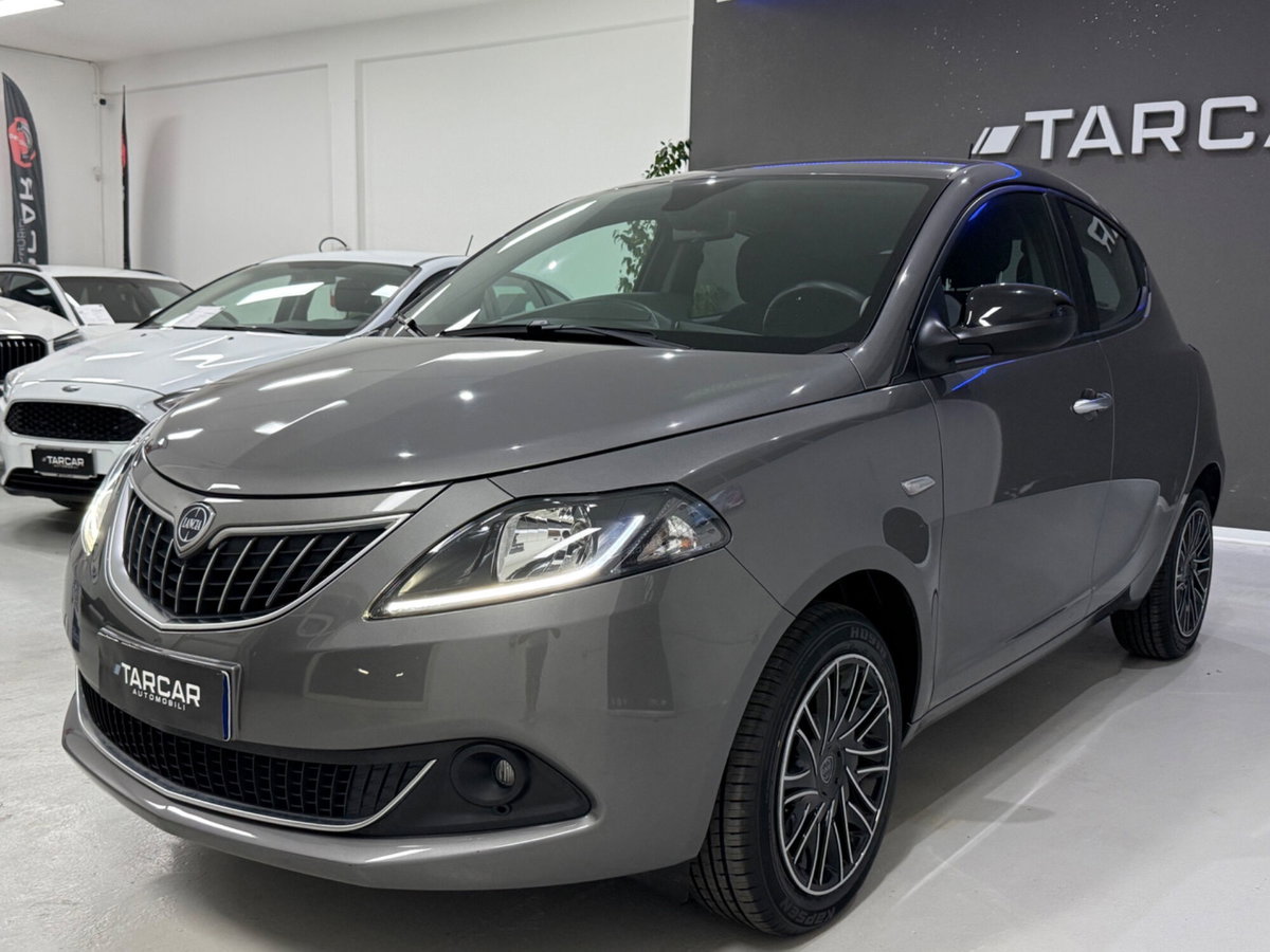 Lancia Ypsilon 1.0 FireFly 5 porte S&S Hybrid Ecochic Gold (2)