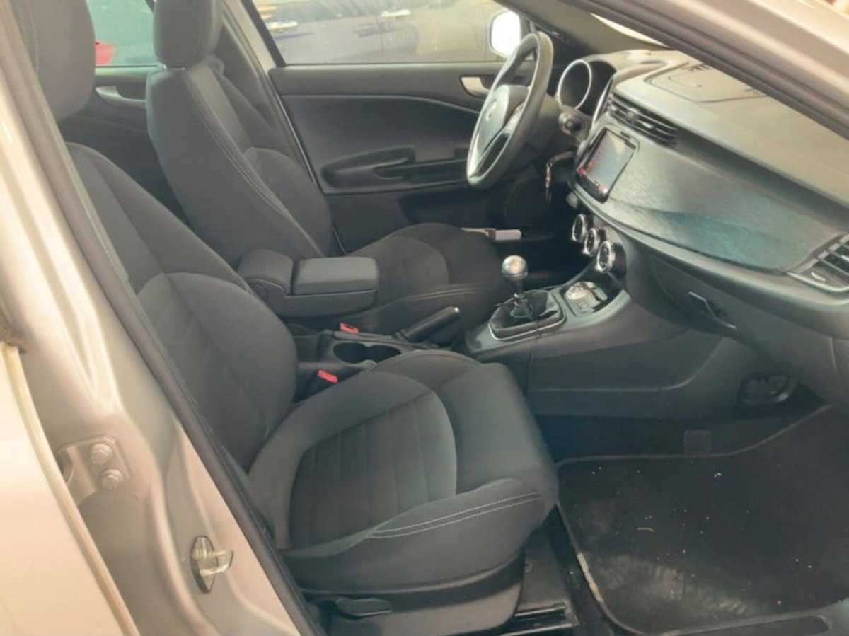 Alfa Romeo Giulietta 1.6 JTDm Ti 120cv (4)