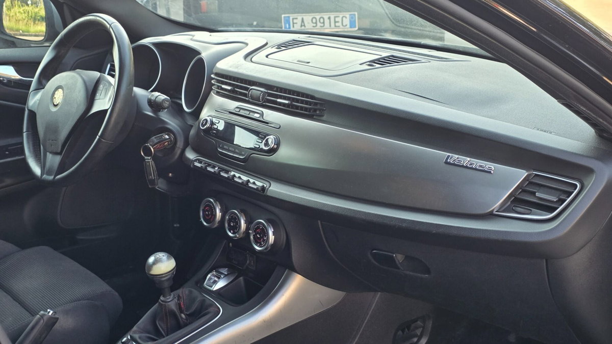 Alfa Romeo Giulietta 1.6 JTDm-2 Exclusive (11)