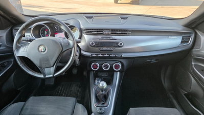Alfa Romeo Giulietta 1.6 JTDm-2 Exclusive (13)