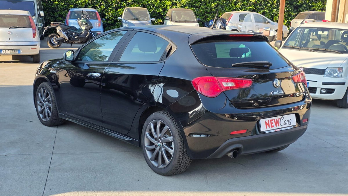 Alfa Romeo Giulietta 1.6 JTDm-2 Exclusive (5)