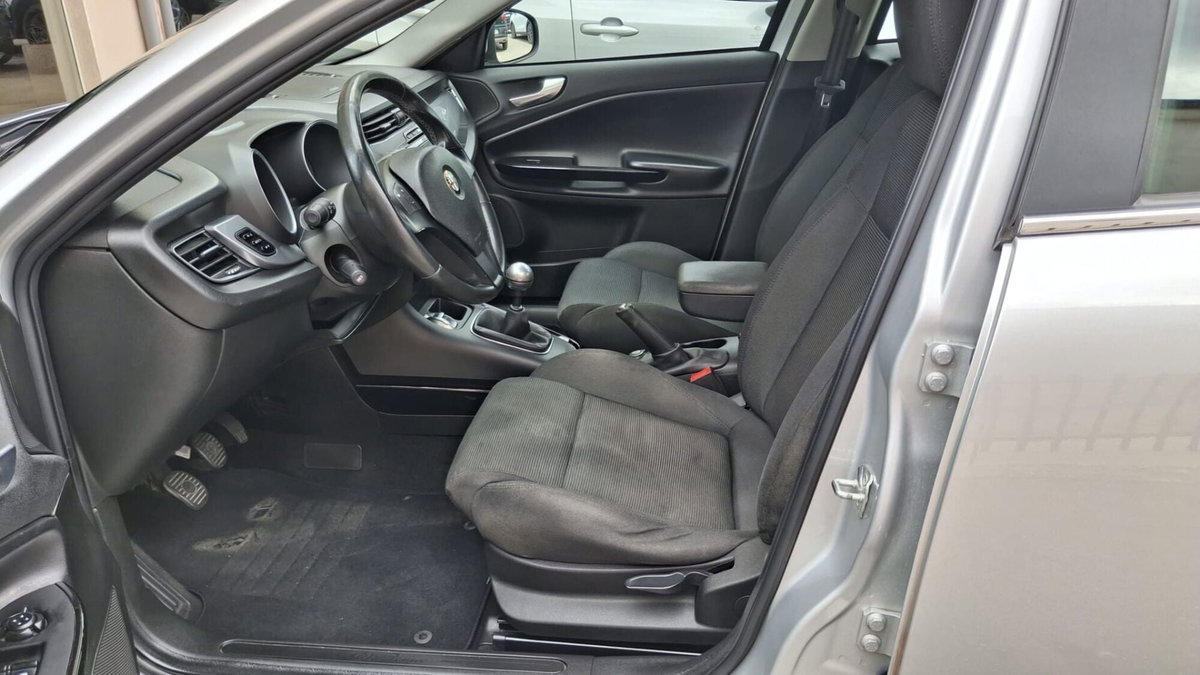 Alfa Romeo Giulietta 1.6 JTDm-2 Progression c/CL (13)