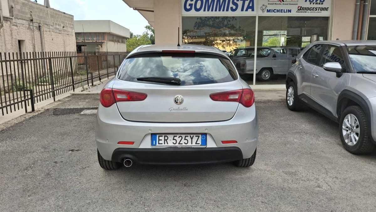 Alfa Romeo Giulietta 1.6 JTDm-2 Progression c/CL (2)