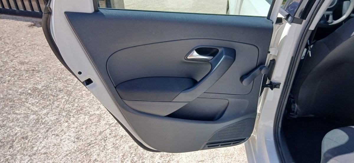 Volkswagen Polo 1.2 5 porte Trendline (15)
