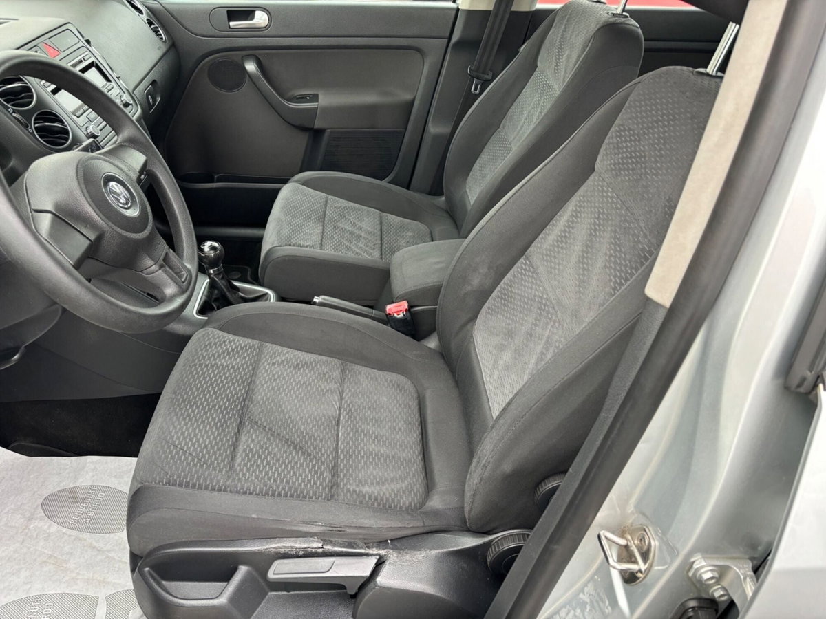 Volkswagen Golf 1.6 TDI DPF 5p. Highline (12)
