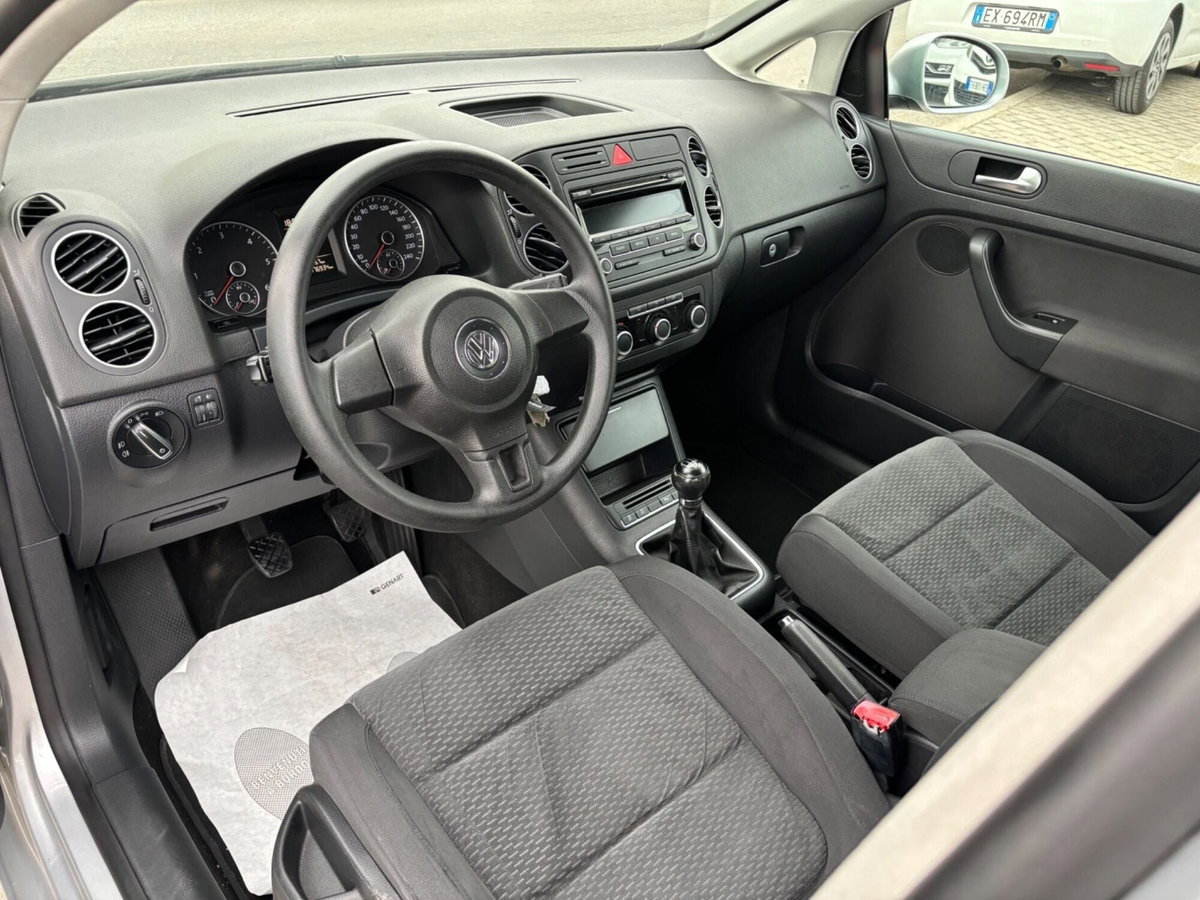 Volkswagen Golf 1.6 TDI DPF 5p. Highline (13)