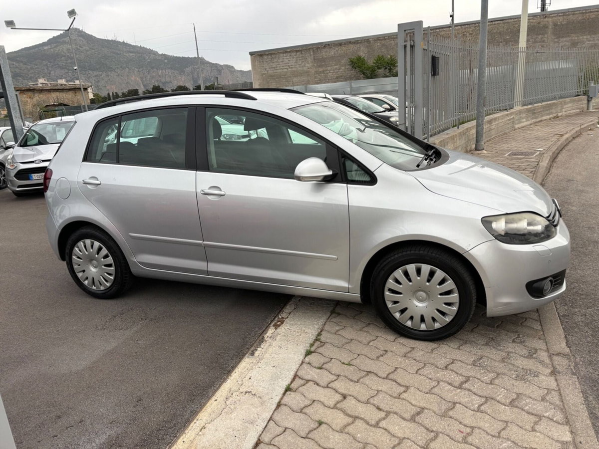 Volkswagen Golf 1.6 TDI DPF 5p. Highline (5)