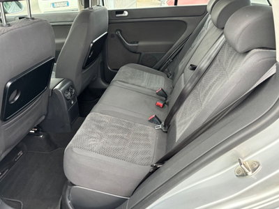 Volkswagen Golf 1.6 TDI DPF 5p. Highline (9)