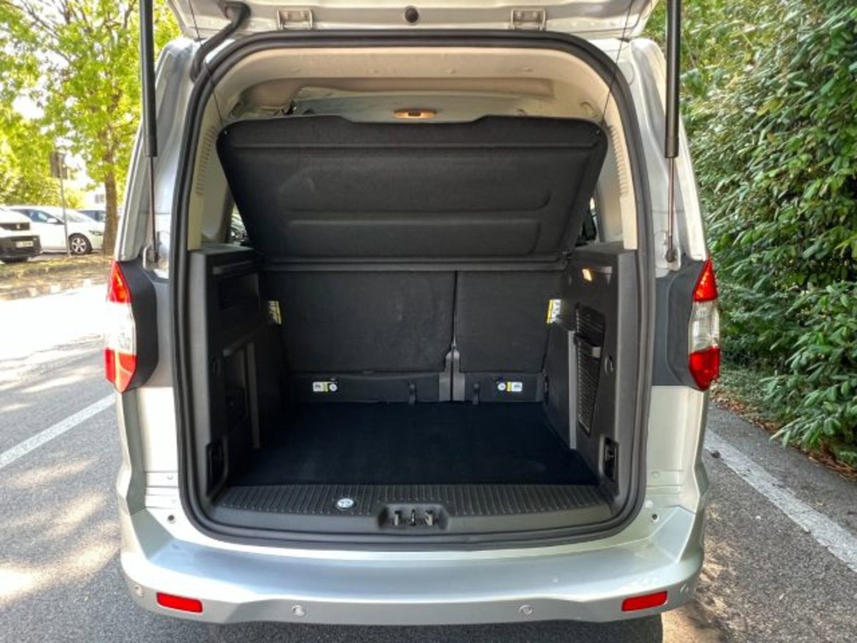 Ford Tourneo Courier 1.5 TDCI 75 CV Titanium (14)