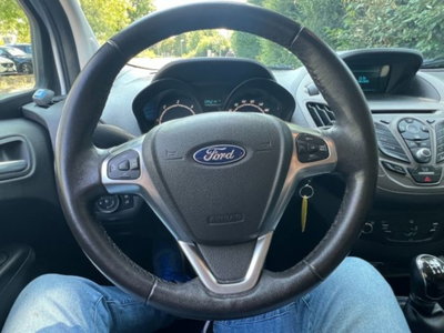 Ford Tourneo Courier 1.5 TDCI 75 CV Titanium (15)