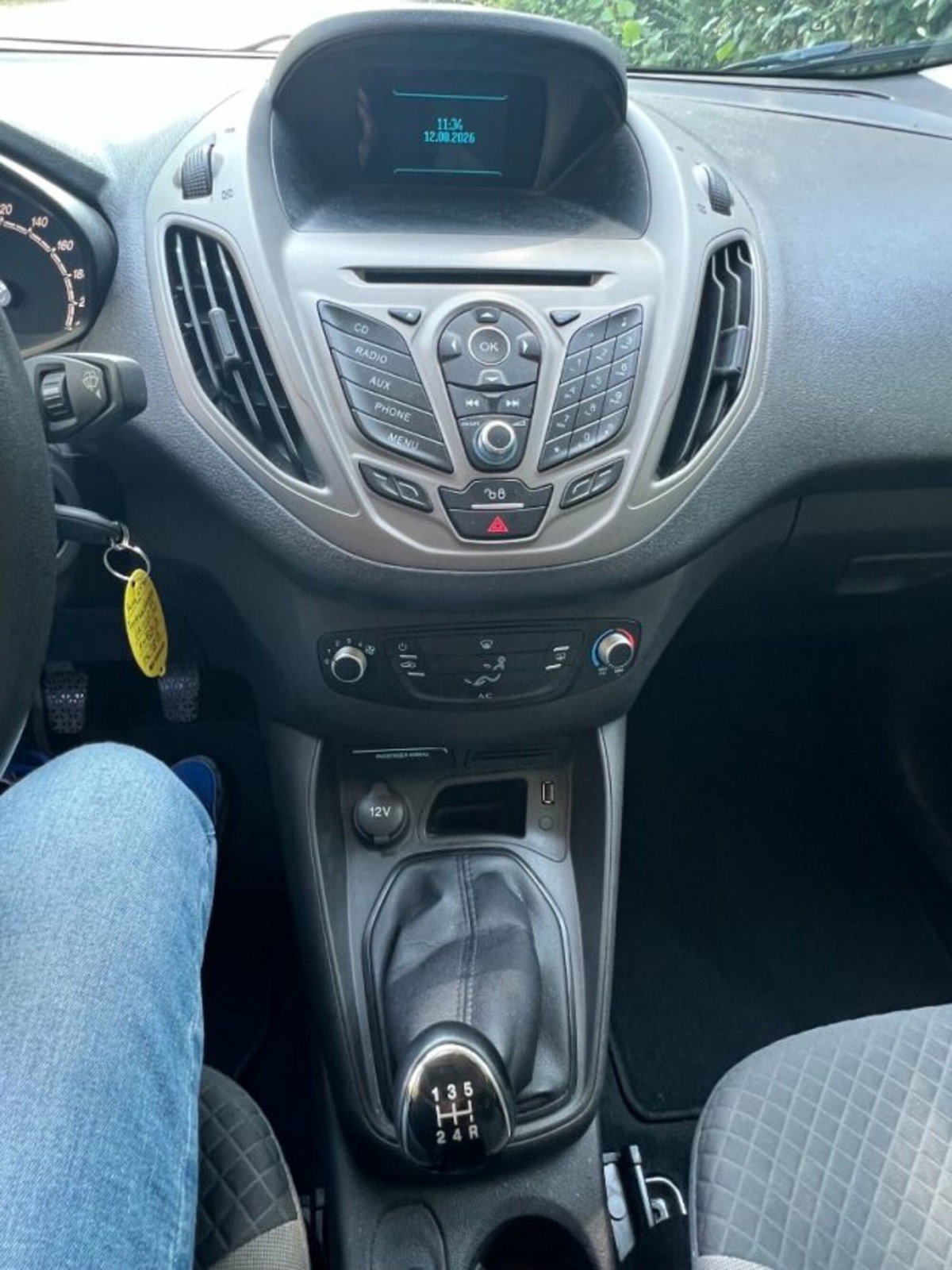 Ford Tourneo Courier 1.5 TDCI 75 CV Titanium (16)