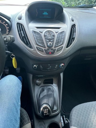 Ford Tourneo Courier 1.5 TDCI 75 CV Titanium (16)