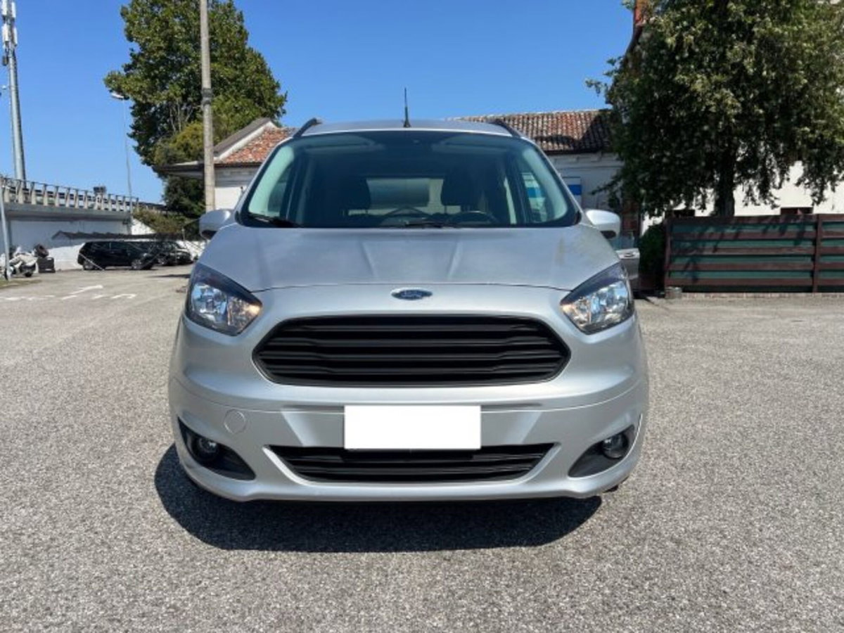 Ford Tourneo Courier 1.5 TDCI 75 CV Titanium (2)