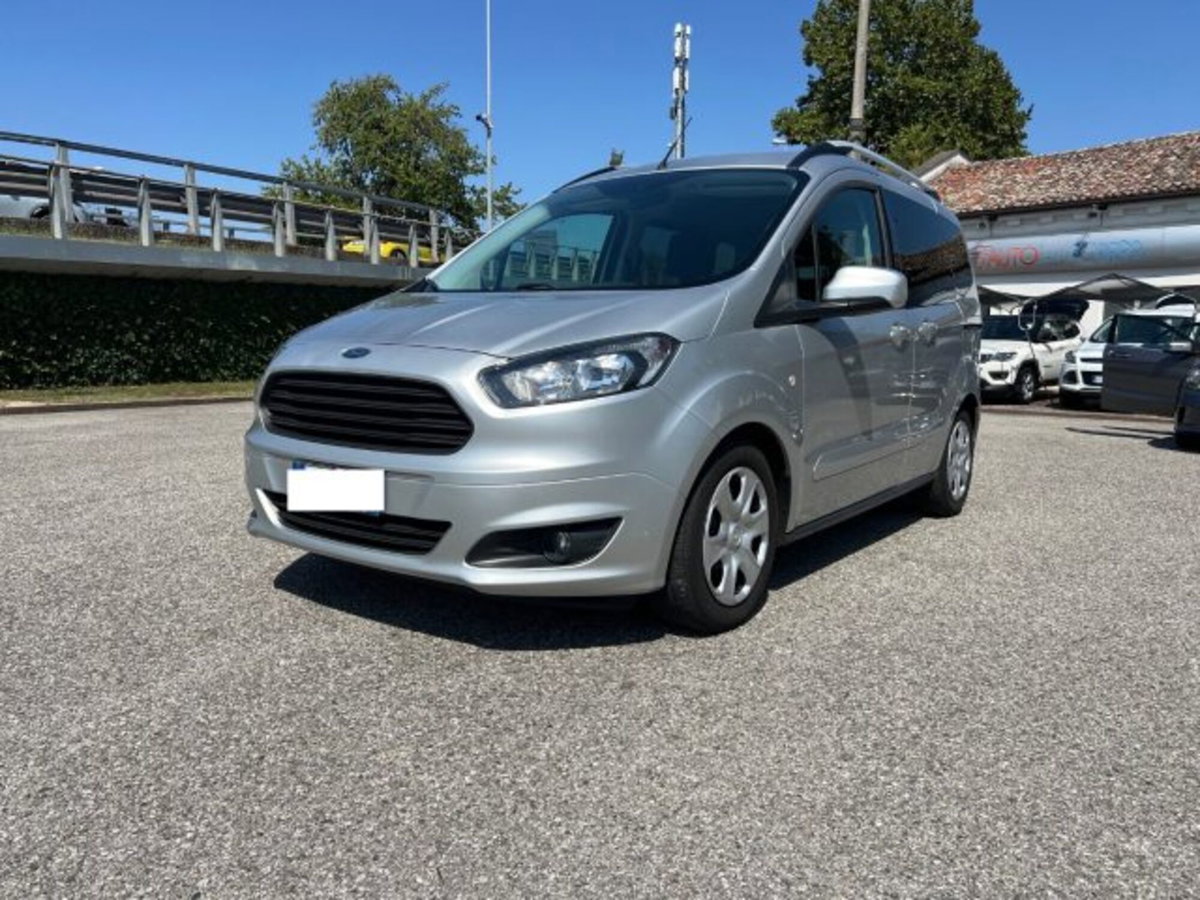 Ford Tourneo Courier 1.5 TDCI 75 CV Titanium (3)