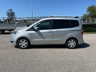 Ford Tourneo Courier 1.5 TDCI 75 CV Titanium (4)