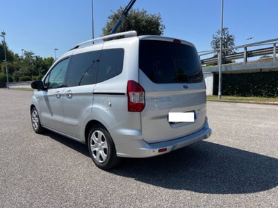 Ford Tourneo Courier 1.5 TDCI 75 CV Titanium (5)