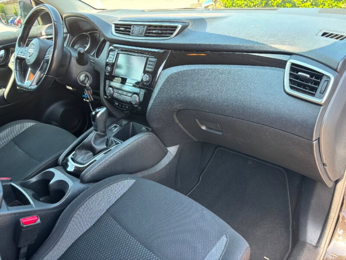 Nissan Qashqai 1.5 dCi 115 CV DCT Business (15)