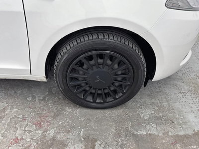 Lancia Ypsilon 1.2 69 CV 5 porte GPL Ecochic Elefantino Blu (15)
