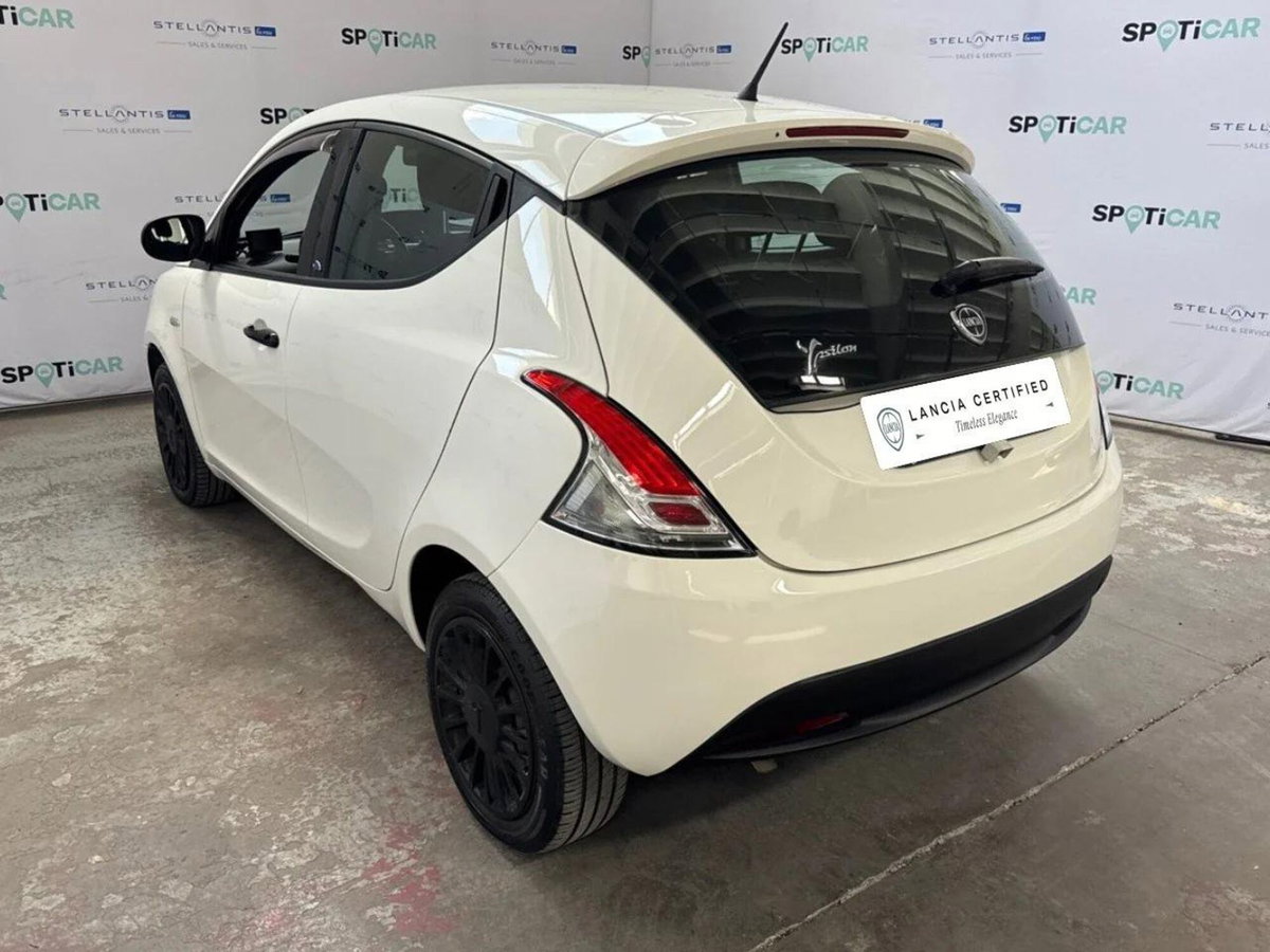 Lancia Ypsilon 1.2 69 CV 5 porte GPL Ecochic Elefantino Blu (3)