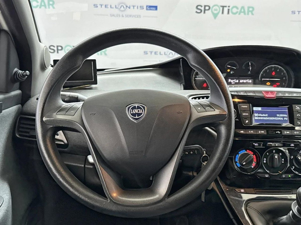 Lancia Ypsilon 1.2 69 CV 5 porte GPL Ecochic Elefantino Blu (9)