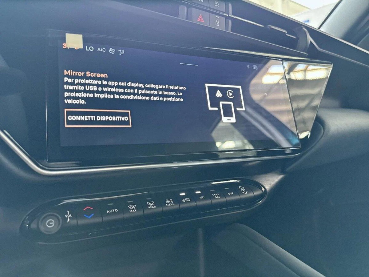 Alfa Romeo Junior 1.2 ibrida 145cv edct6 (12)