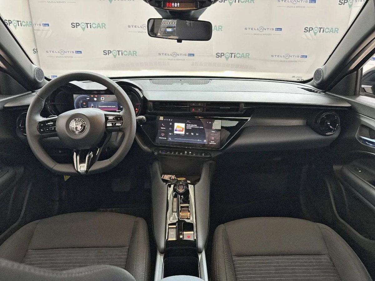 Alfa Romeo Junior 1.2 ibrida 145cv edct6 (8)