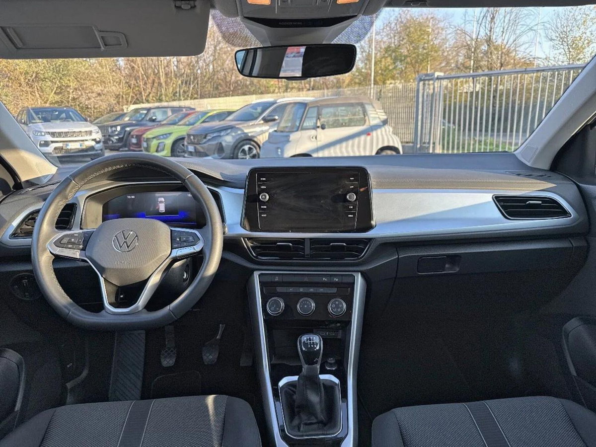 Volkswagen T-Roc 1.0 TSI Life (9)