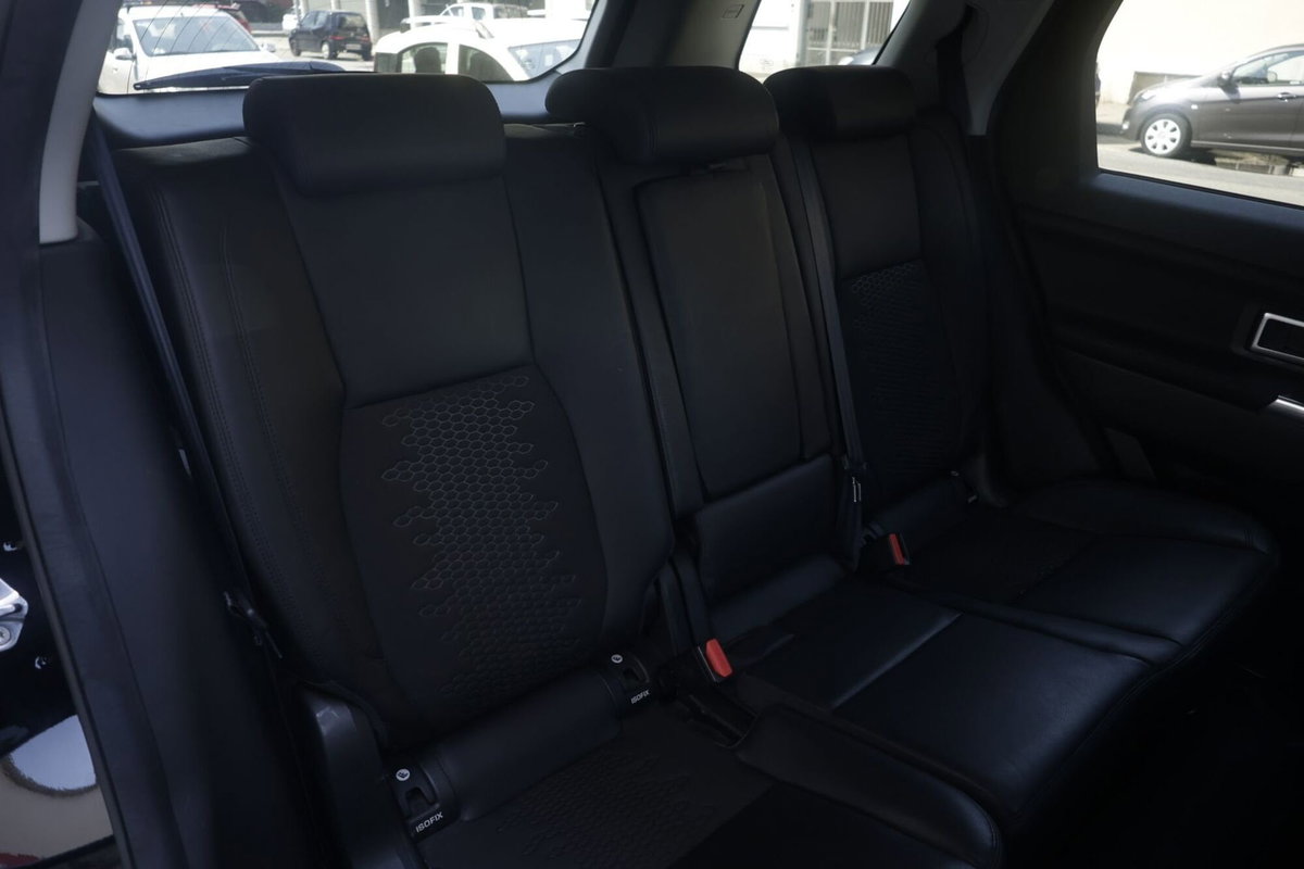 Land Rover Discovery Sport 2.0 TD4 150 CV HSE Luxury (14)