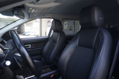 Land Rover Discovery Sport 2.0 TD4 150 CV HSE Luxury (17)