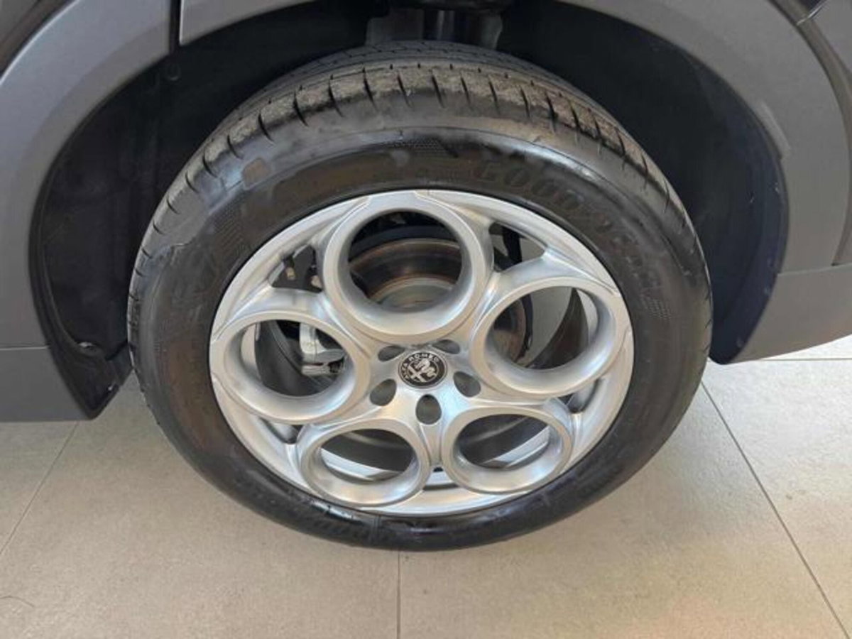 Alfa Romeo Tonale 1.6 Sprint 130cv tct6 (8)