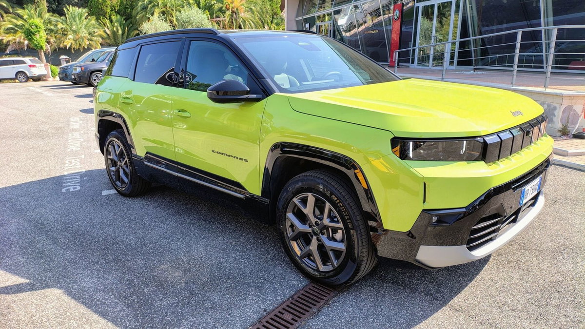 Jeep Compass 1.2 turbo e-hybrid mhev First Edition fwd 145cv edct6 (2)