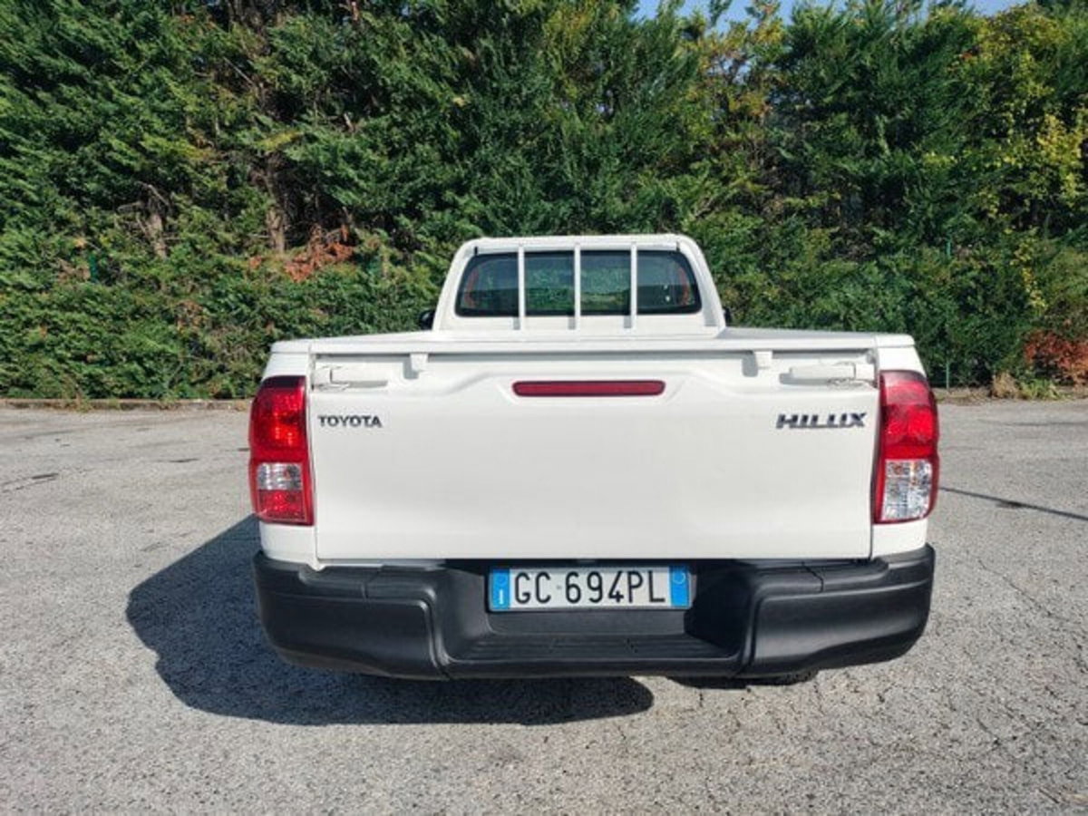 Toyota Hilux 2.D-4D 4WD 2 porte Extra Cab Comfort (7)