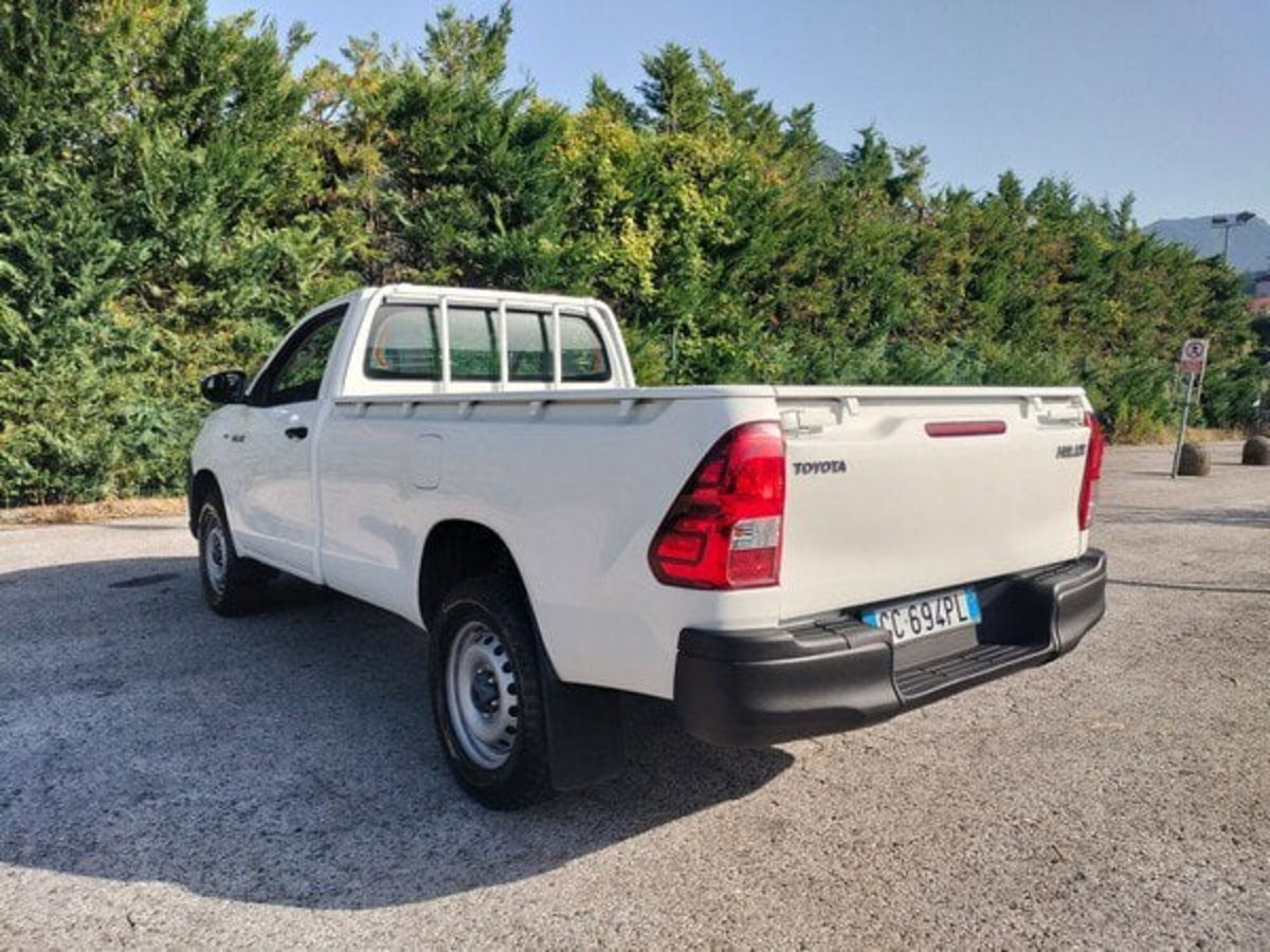 Toyota Hilux 2.D-4D 4WD 2 porte Extra Cab Comfort (8)