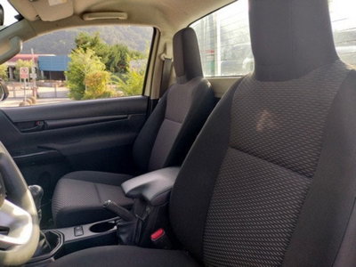 Toyota Hilux 2.D-4D 4WD 2 porte Extra Cab Comfort (9)