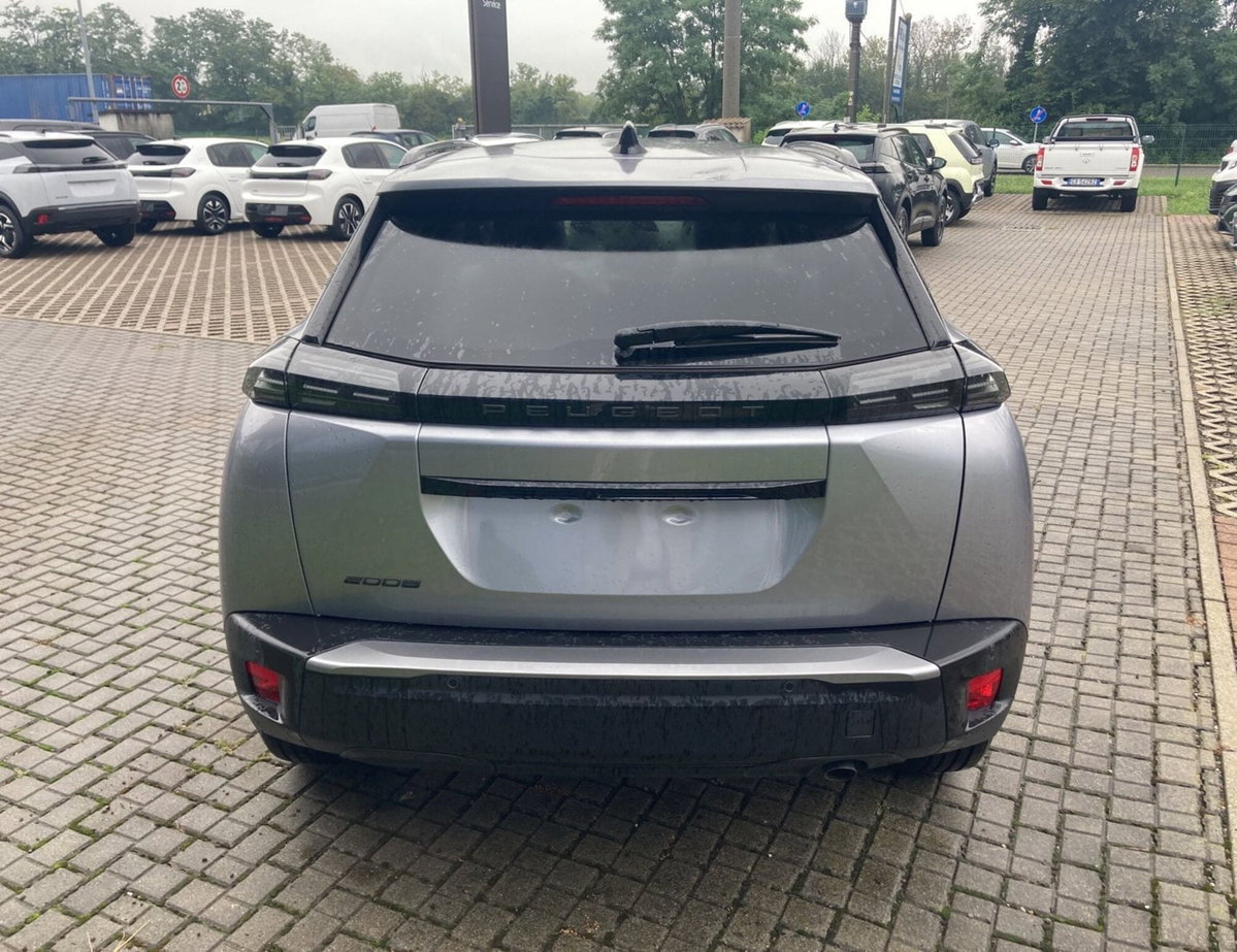 Peugeot 2008 1.2 turbo Allure 100cv (5)